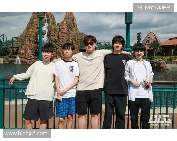 BLG战队实力引发热议电竞圈对其表现的不同看法分析