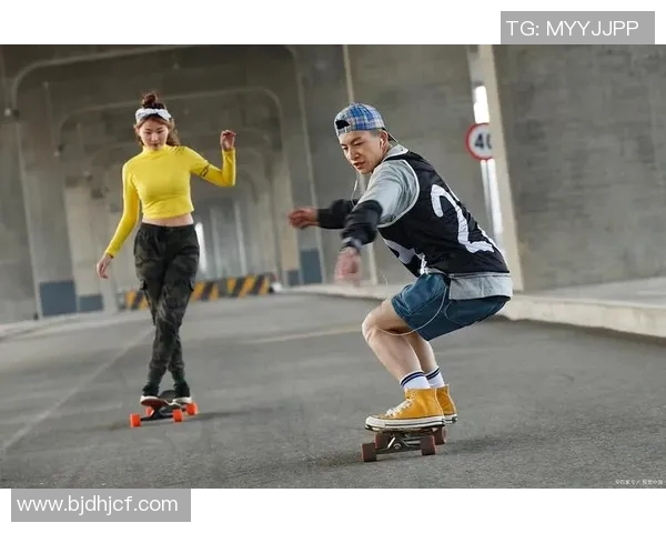 南京滑板队荣登全国滑板意识排行榜第二名展现青春活力与团队精神 南京滑板队荣登全国滑板意识排行榜第二名展现青春活力与团队精神