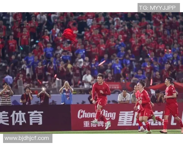 重庆足球队个人能力创新高引发热议球员表现备受关注 重庆足球队个人能力创新高引发热议球员表现备受关注