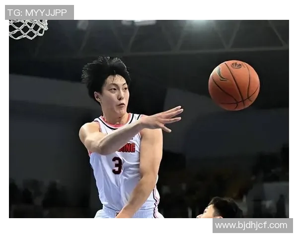 胡明轩的篮球之路：从青涩少年到国家队明星的成长故事