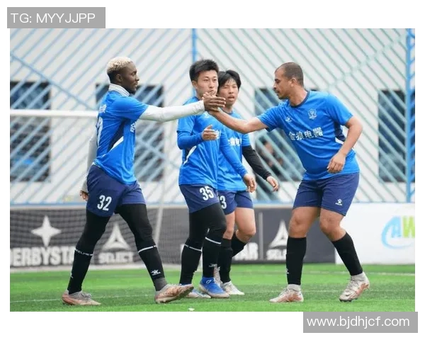 红星队与艾斯维尔队激战正酣谁能在这场对决中笑到最后