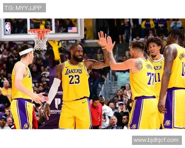 2018年湖人与热火激战回顾：经典对决与球星表现分析