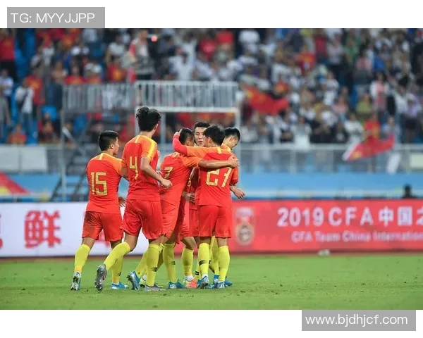 中国国奥队迎战美国队全力争胜展现年轻力量与团队精神