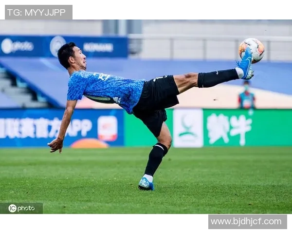 泰达与大连人精彩对决集锦回顾全场精彩瞬间与战术分析