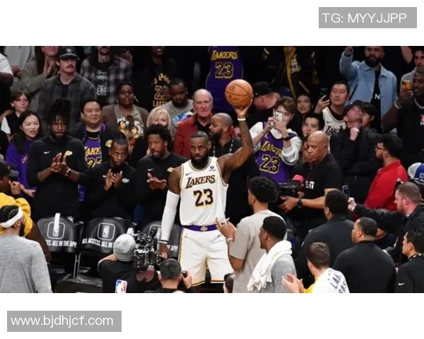 詹姆斯成就历史里程碑首位达成4万分1万板1万助的传奇球员